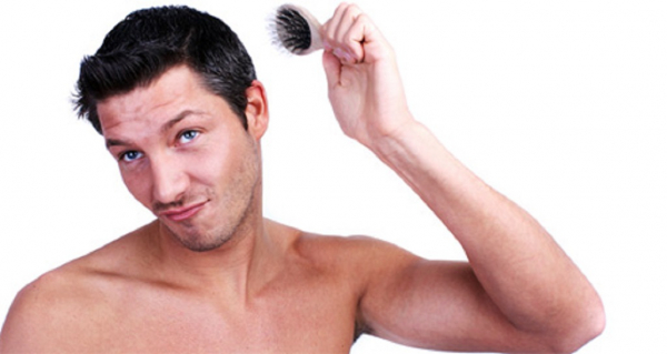 Cheveux cassants homme: nos conseils pour les soigner